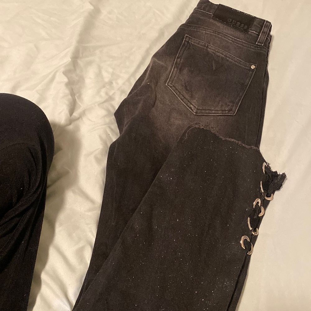 Guess size 26